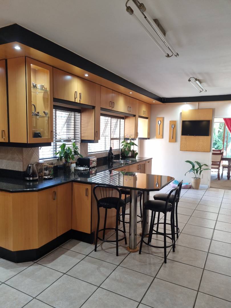 4 Bedroom Property for Sale in Bonza Bay Eastern Cape